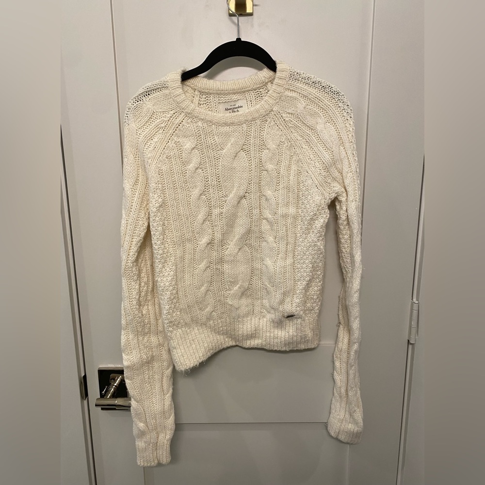 White knit crew neck sweater